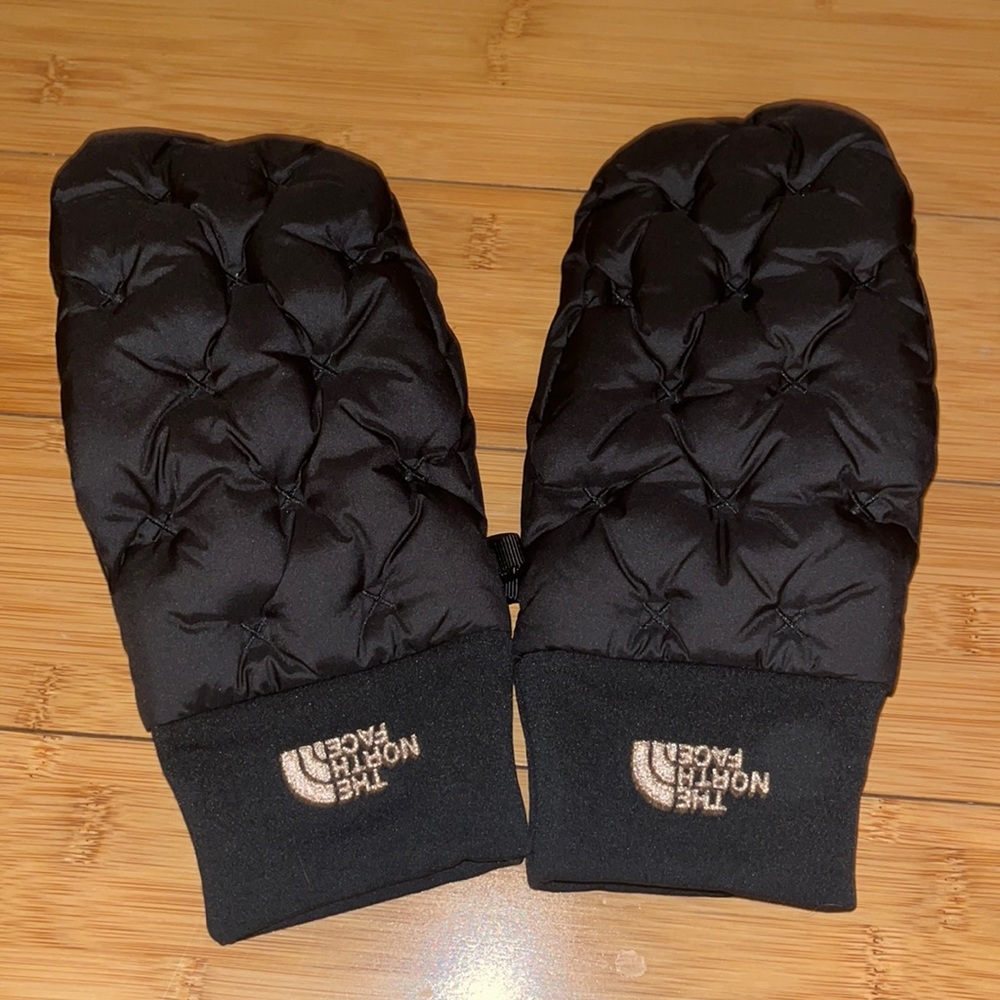 NORTH FACE MITTENS